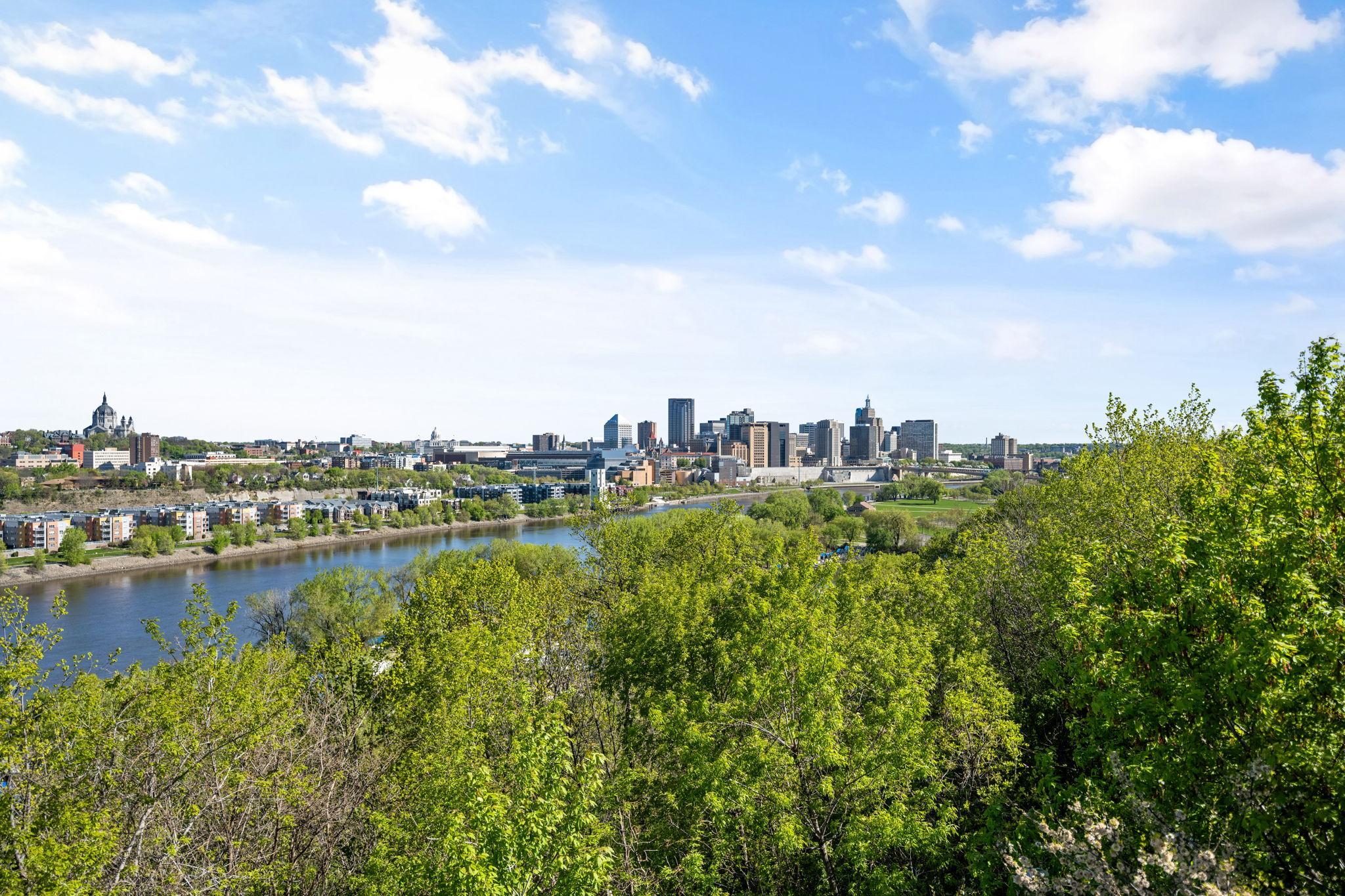 Just a few blocks from Cherokee Regional Park & the Mississippi River and minutes from downtown St. Paul!