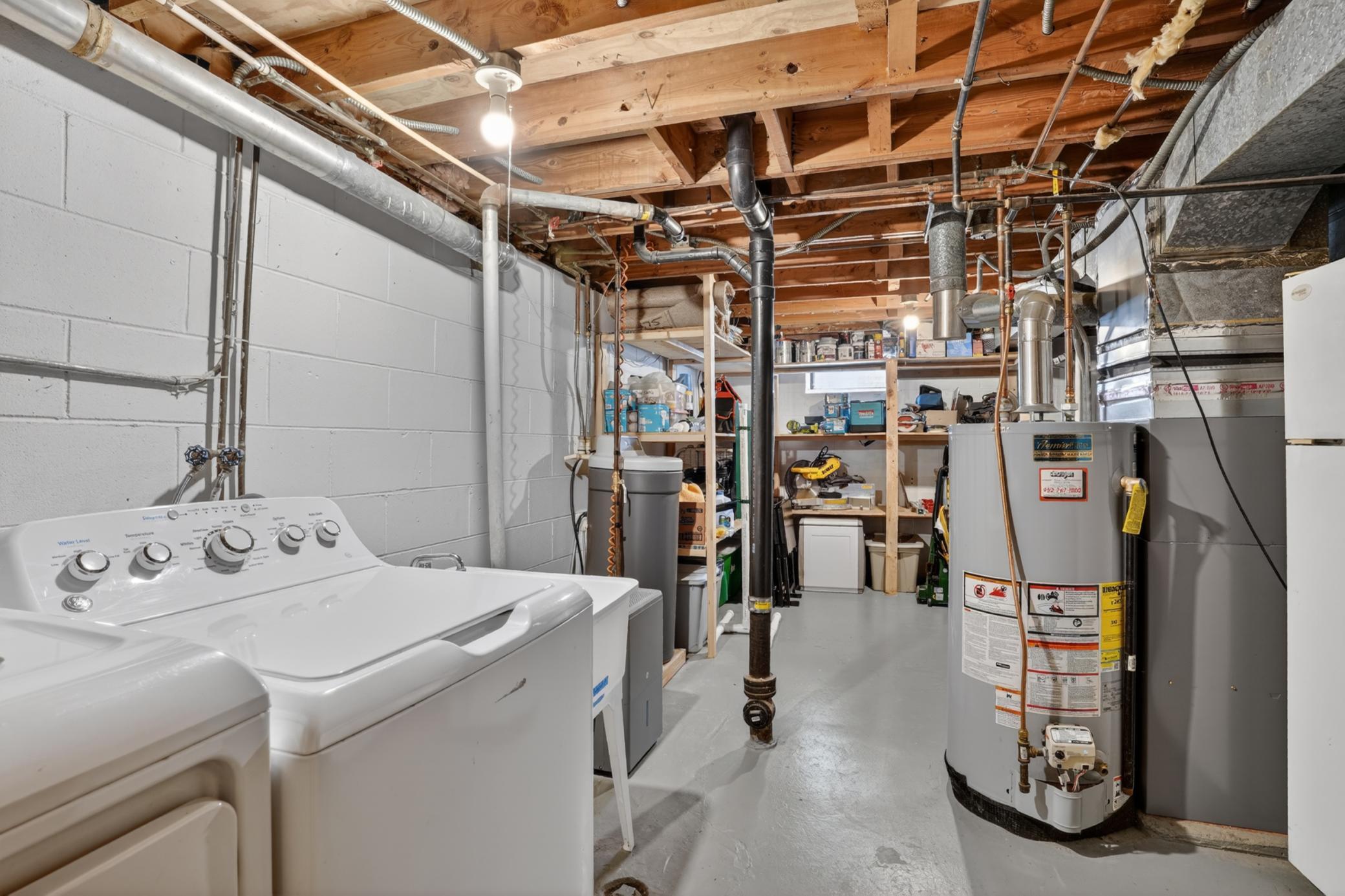 Laundry and utility room, spacious and storage space