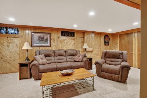 2046 Diffley Road, Saint Paul, MN 55122