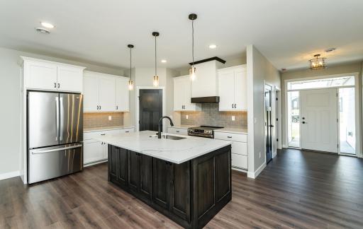158 Sandstone Drive NW, Eyota, MN 55934