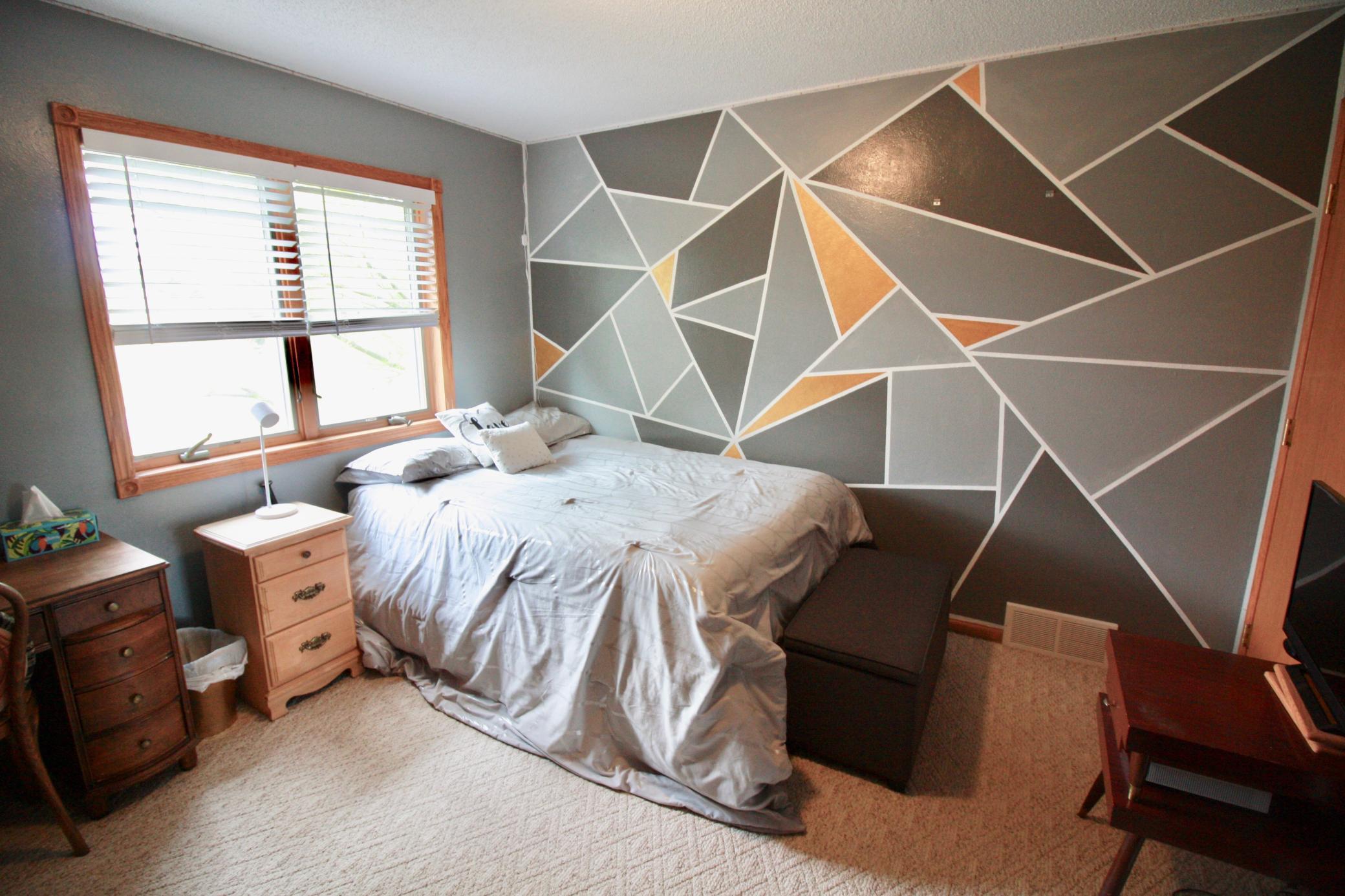 Guest upstairs bedroom