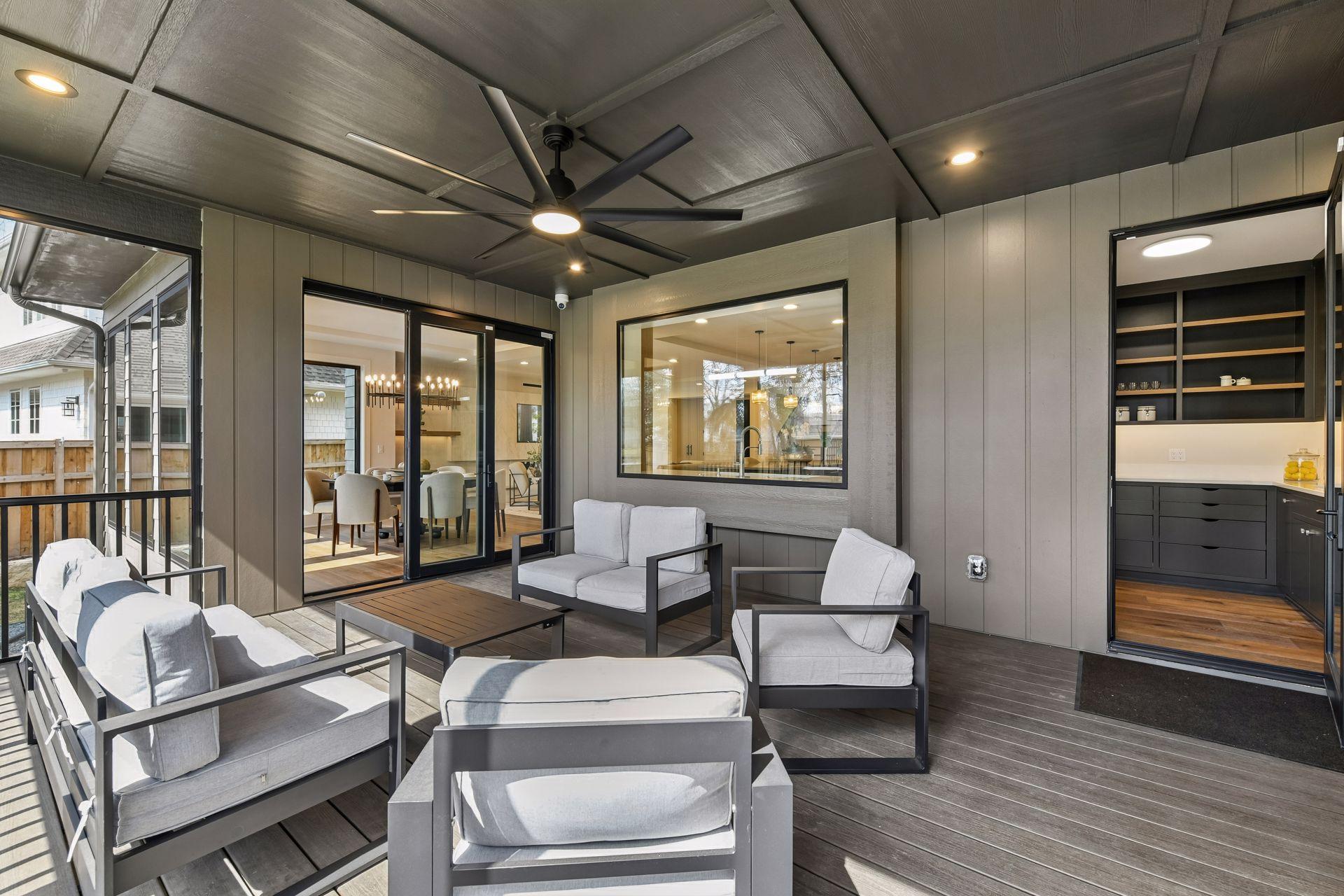 Easy access from the dining area or prep kitchen to the screened kitchen.