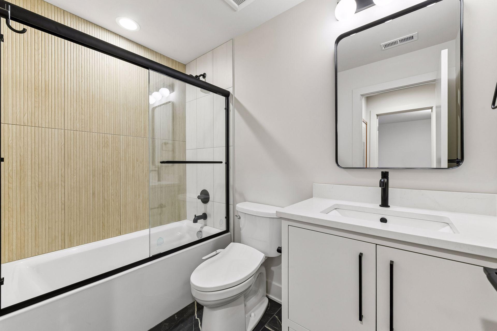 Lower level full bath.