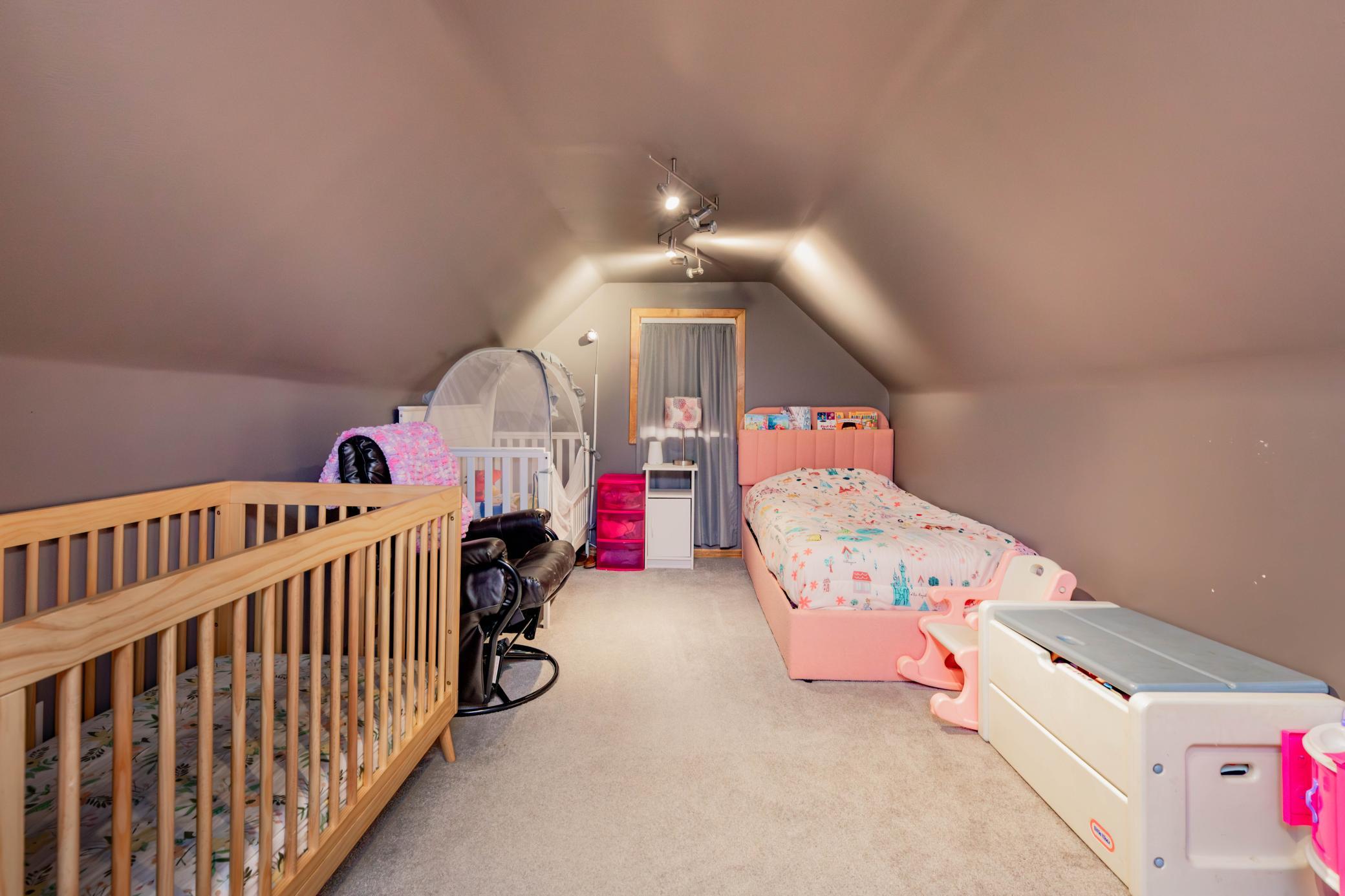 Bedroom#2.jpg