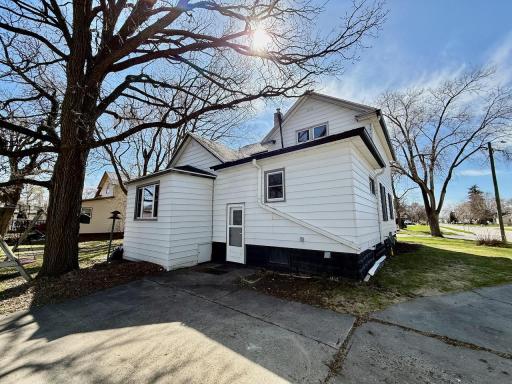 404 2nd Street S, Wahpeton, ND 58075
