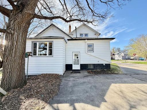 404 2nd Street S, Wahpeton, ND 58075