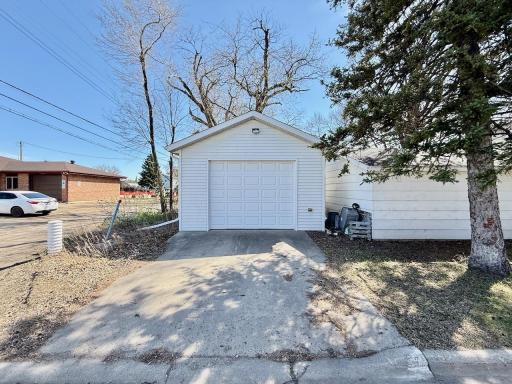 404 2nd Street S, Wahpeton, ND 58075