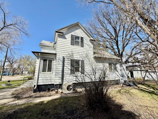 404 2nd Street S, Wahpeton, ND 58075