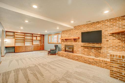9721 Austin Street NE, Circle Pines, MN 55014