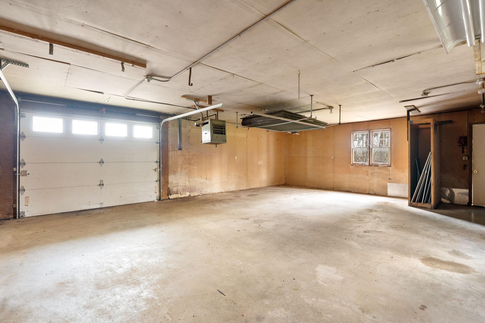 14-web-or-mls-2115-linn-dr.jpg