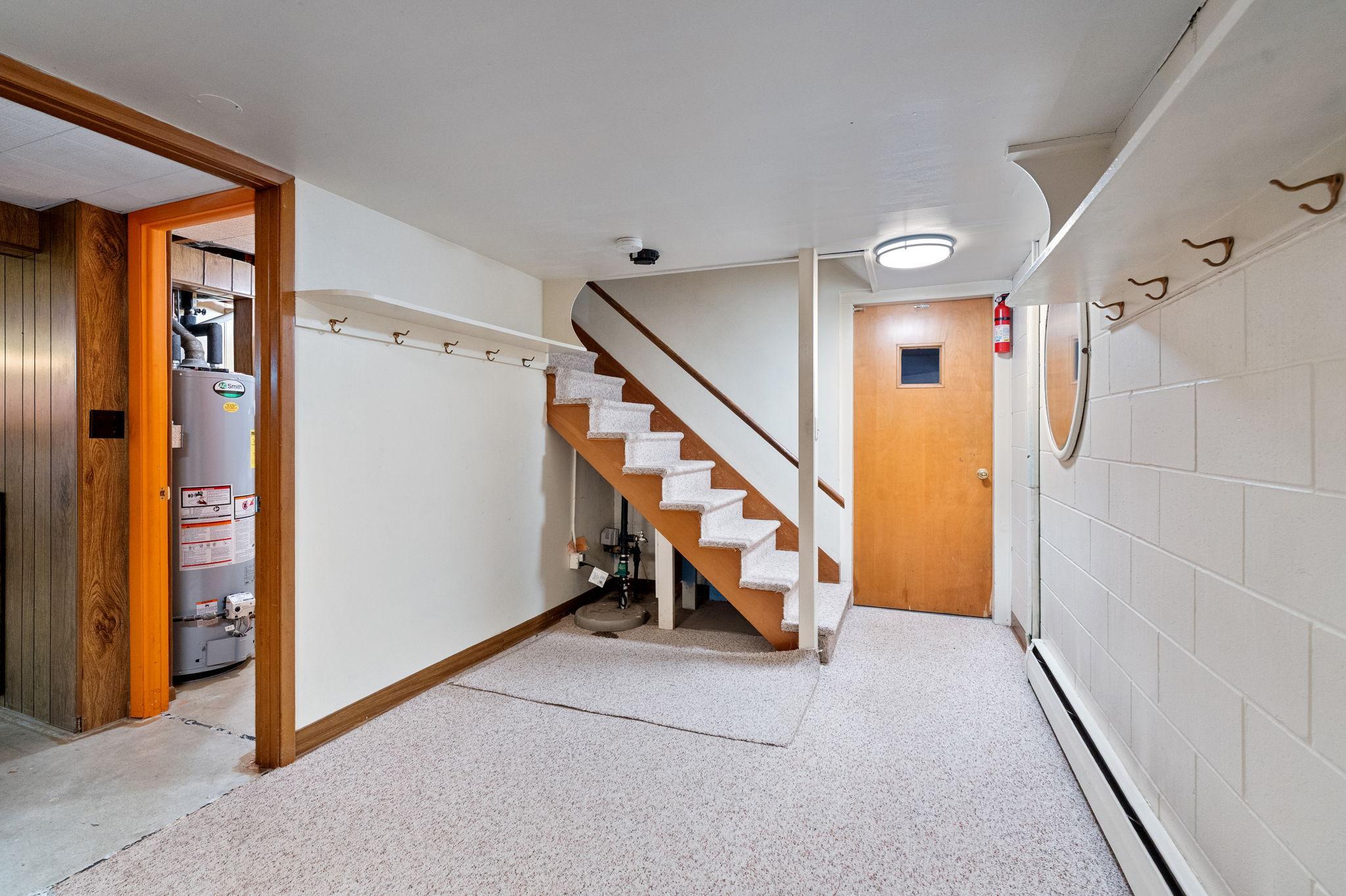 45-web-or-mls-2115-linn-dr.jpg