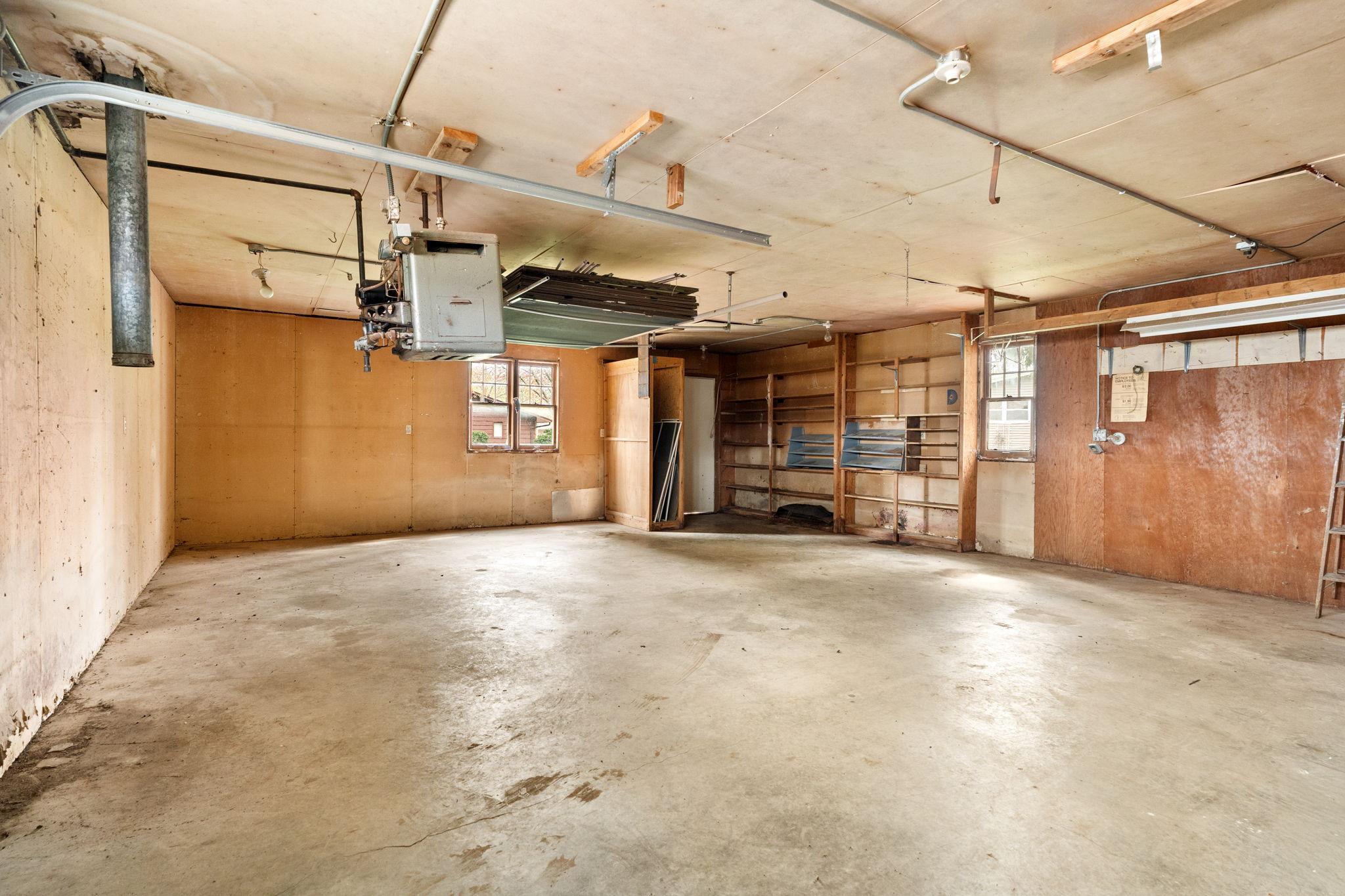 15-web-or-mls-2115-linn-dr.jpg