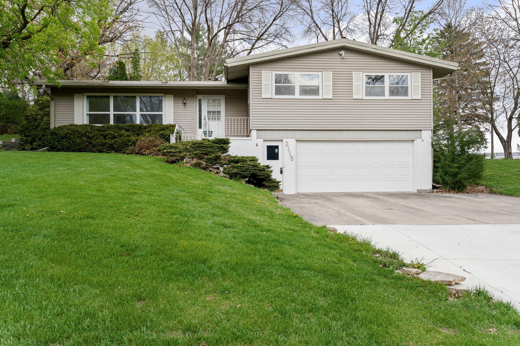 2-web-or-mls-2115-linn-dr.jpg