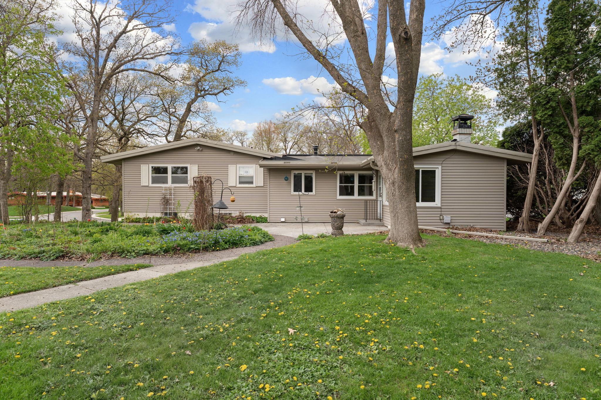 7-web-or-mls-2115-linn-dr.jpg