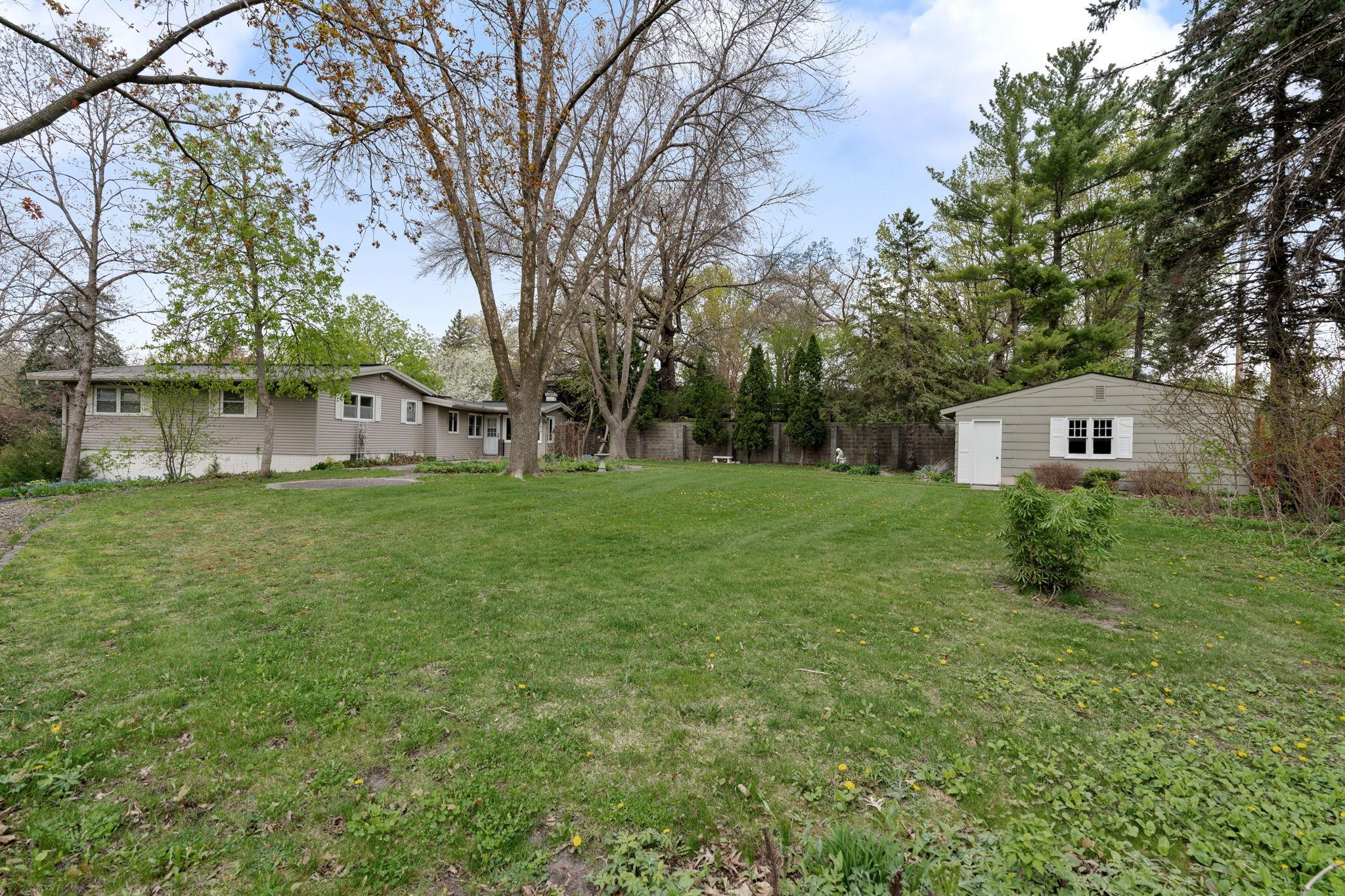 12-web-or-mls-2115-linn-dr.jpg