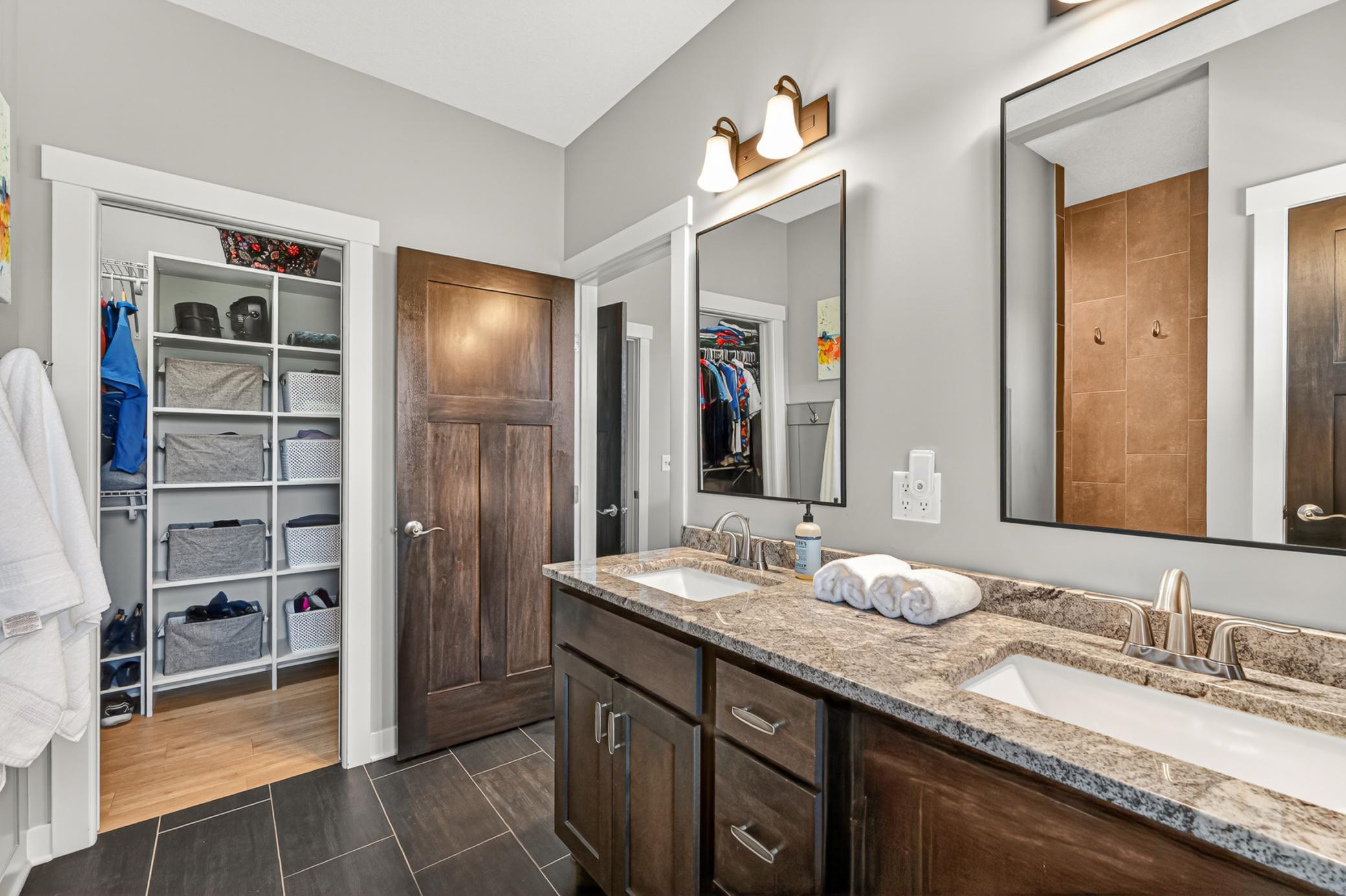 walk-in closet