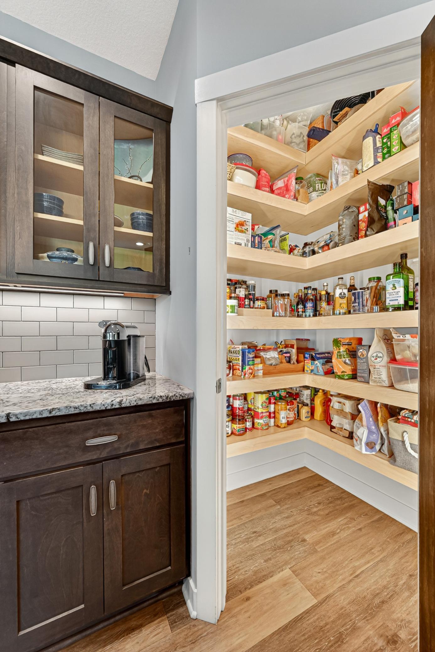 Walk-in pantry custom shelves