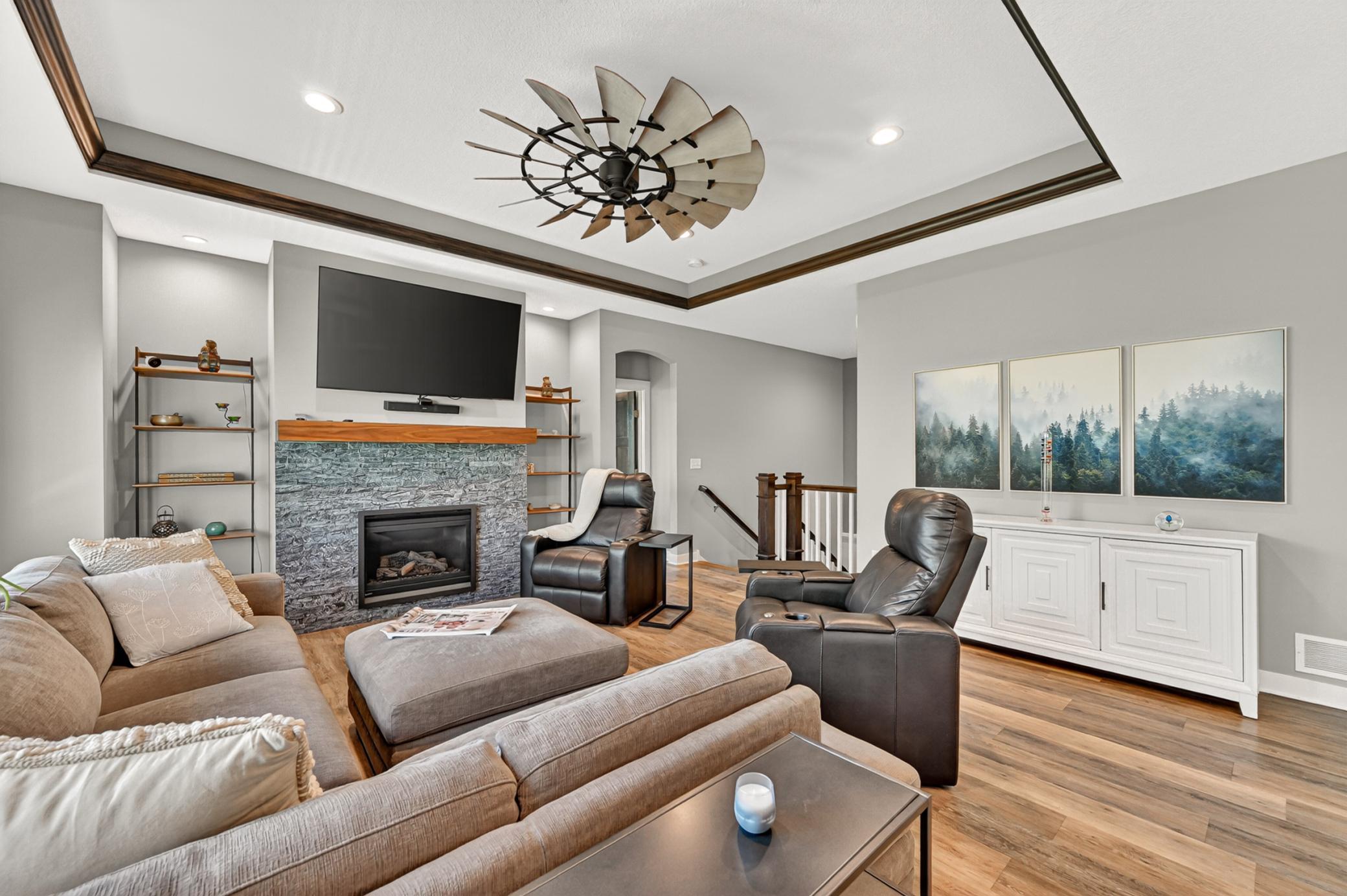 Gas Fireplace w/custom mantel