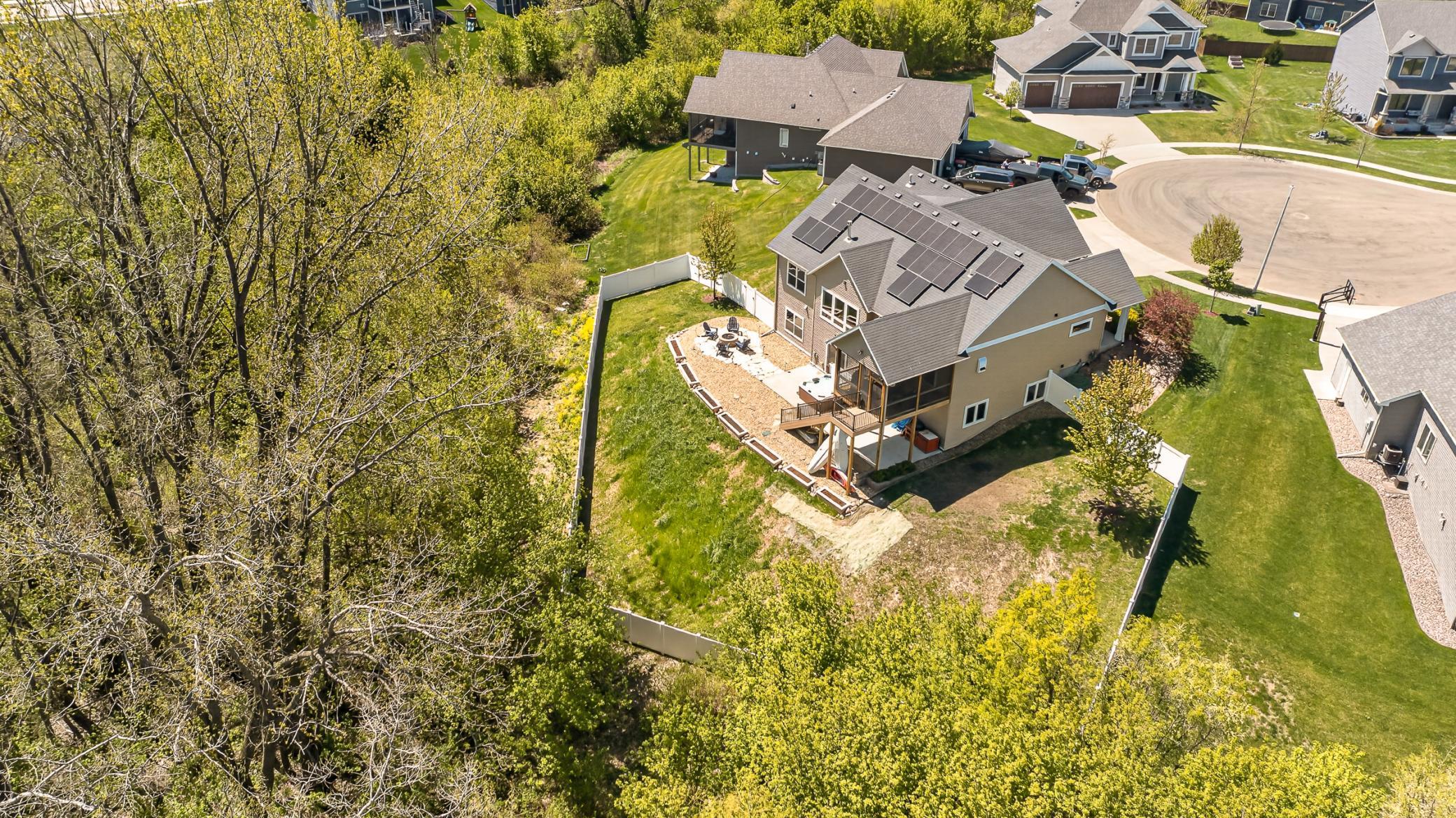 Full privacy fence
