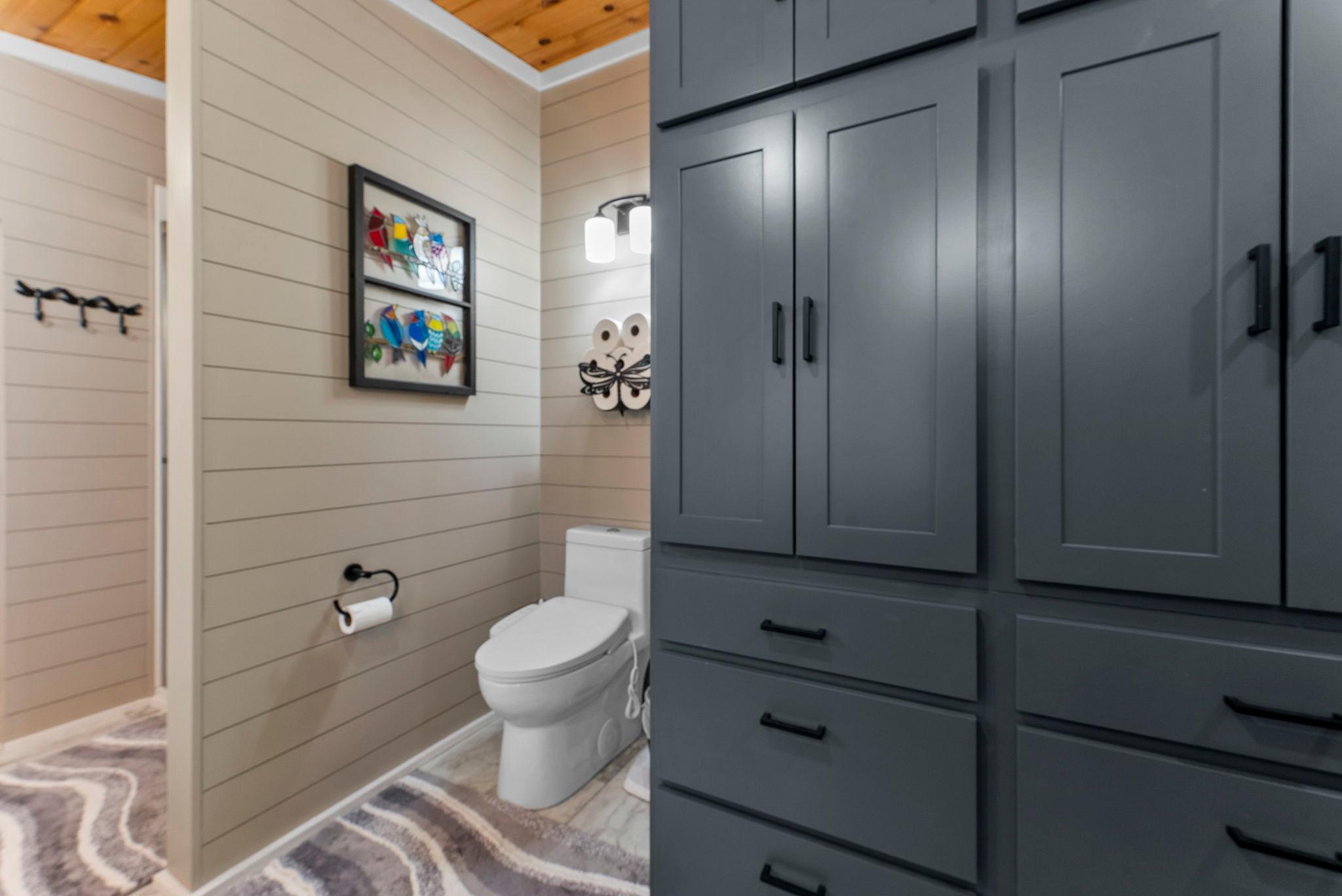 63-web-or-mls-5121 Dake Rd-385.jpg