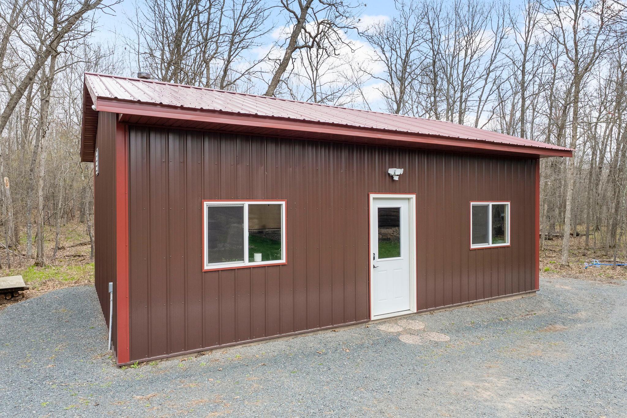 Newer hobby building- She shed/He shed