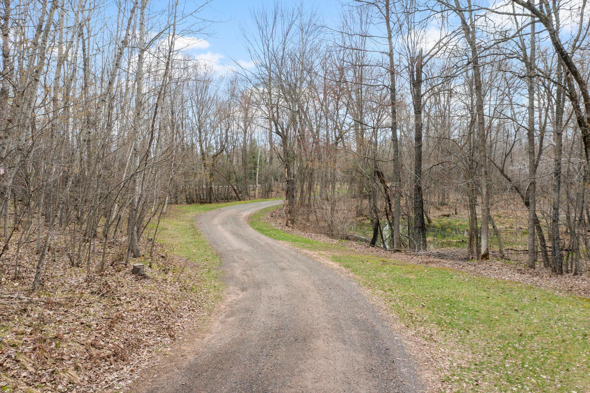 Long winding drive from Dake Road