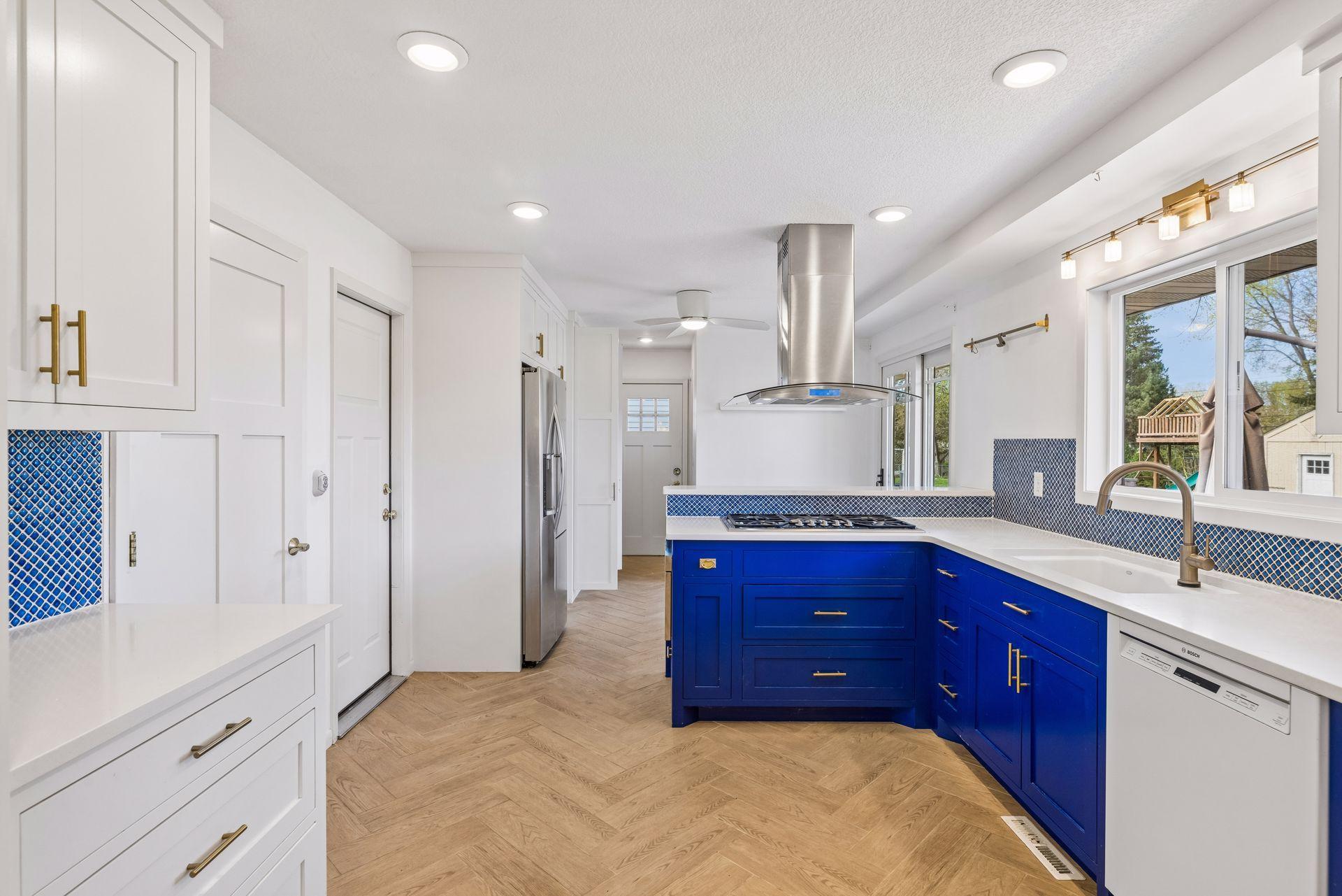 WOW- check out this kitchen!
