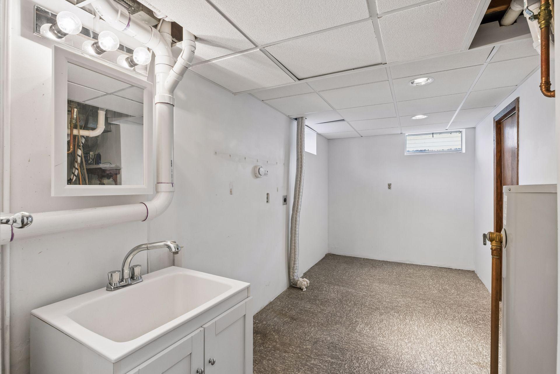 There is also another great space here for even more storage.