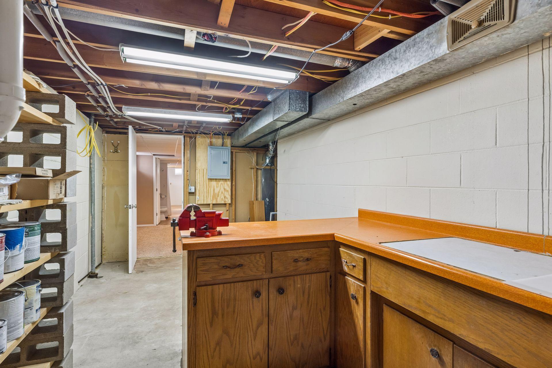 This room is great for tinkering, woodworking, or storage.