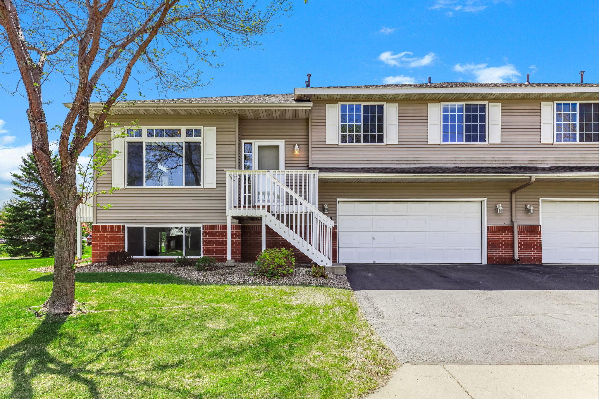 1505 Senate Lane - Turnkey updated townhome in a prime location! End/quad unit with ample natural light