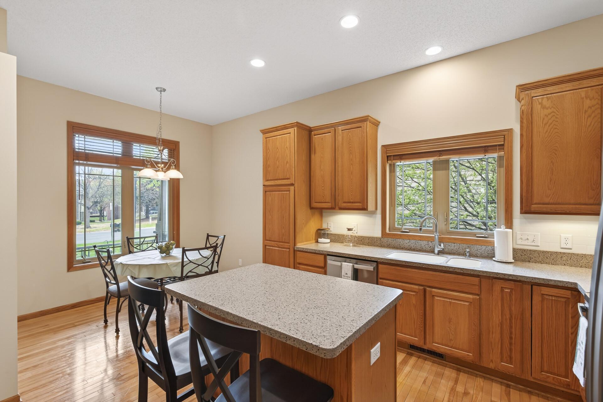 Kitchen & Breakfast Nook