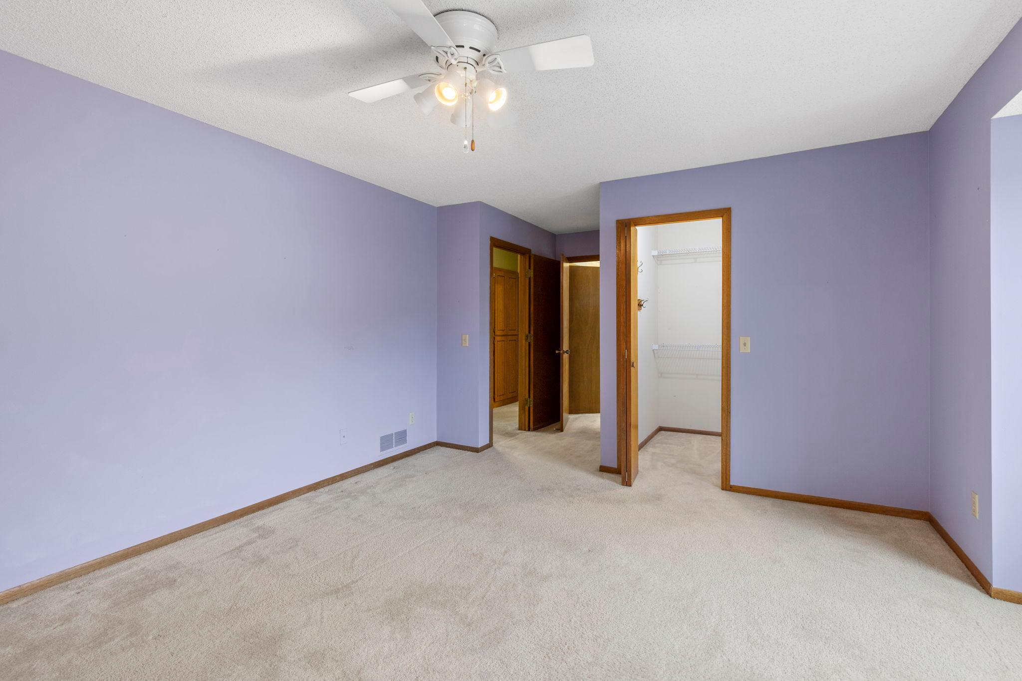 42-web-or-mls-6512 Upper 23rd St N-105.jpg