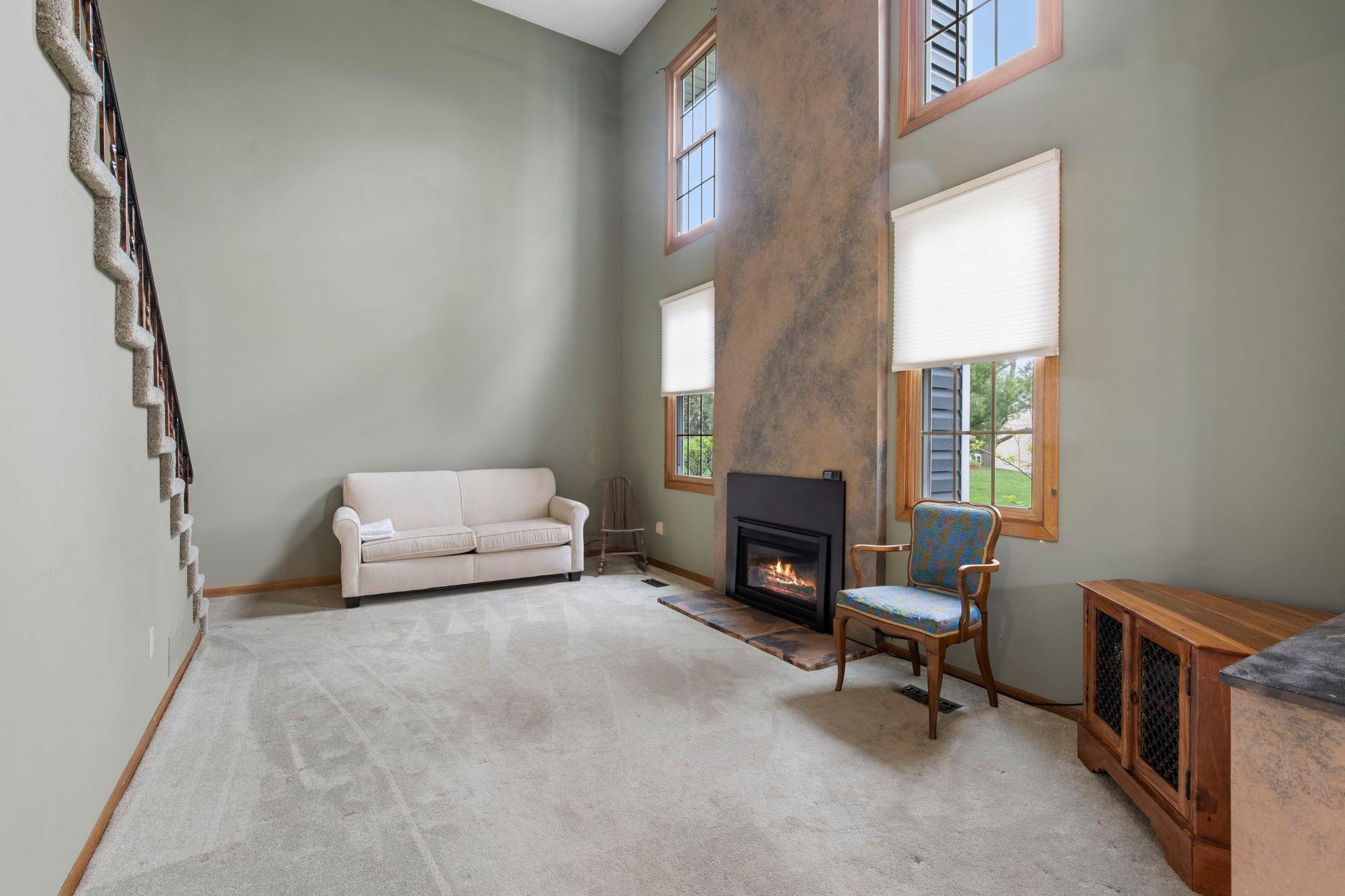 30-web-or-mls-6512 Upper 23rd St N-69.jpg