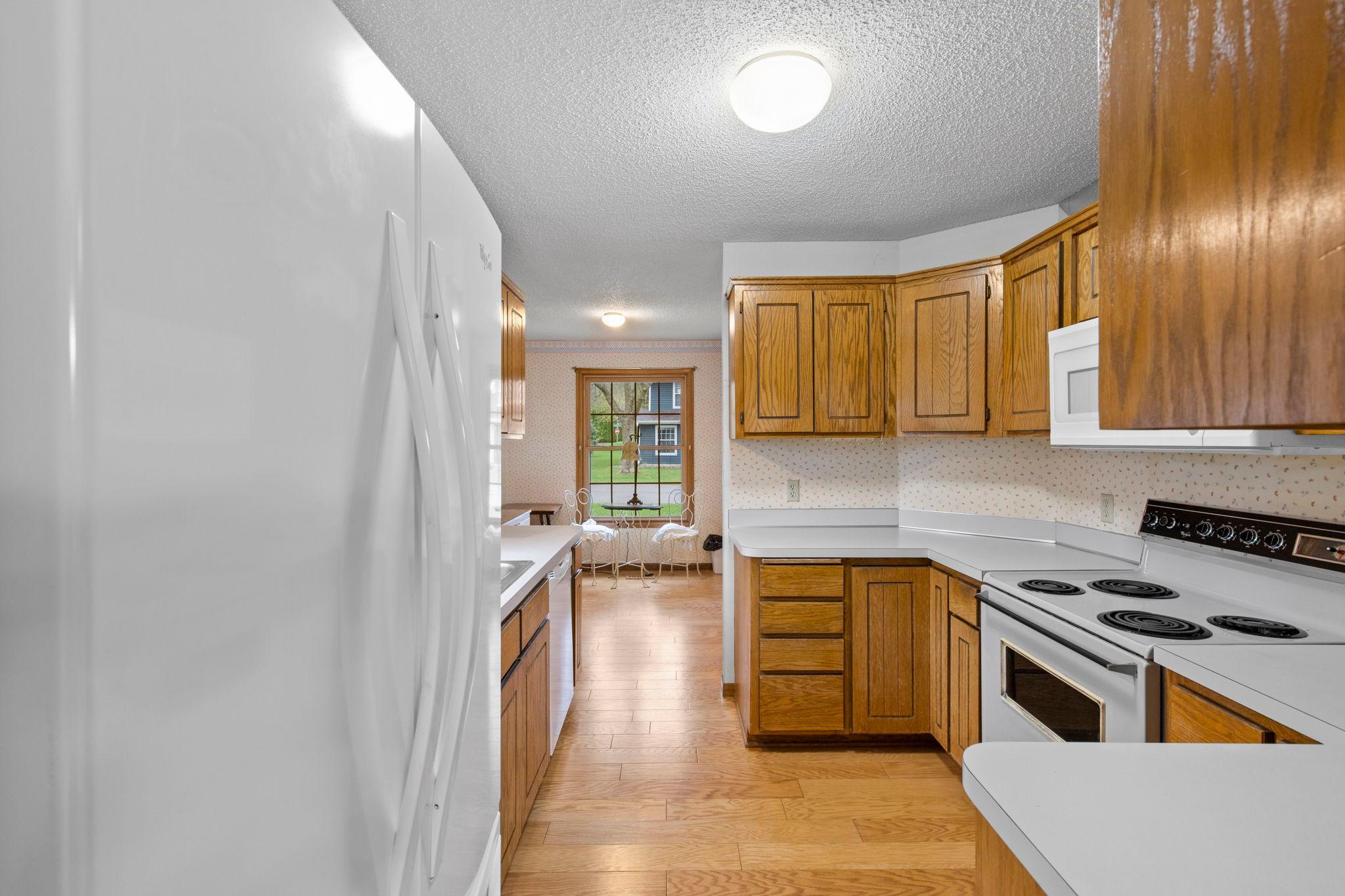 22-web-or-mls-6512 Upper 23rd St N-45.jpg