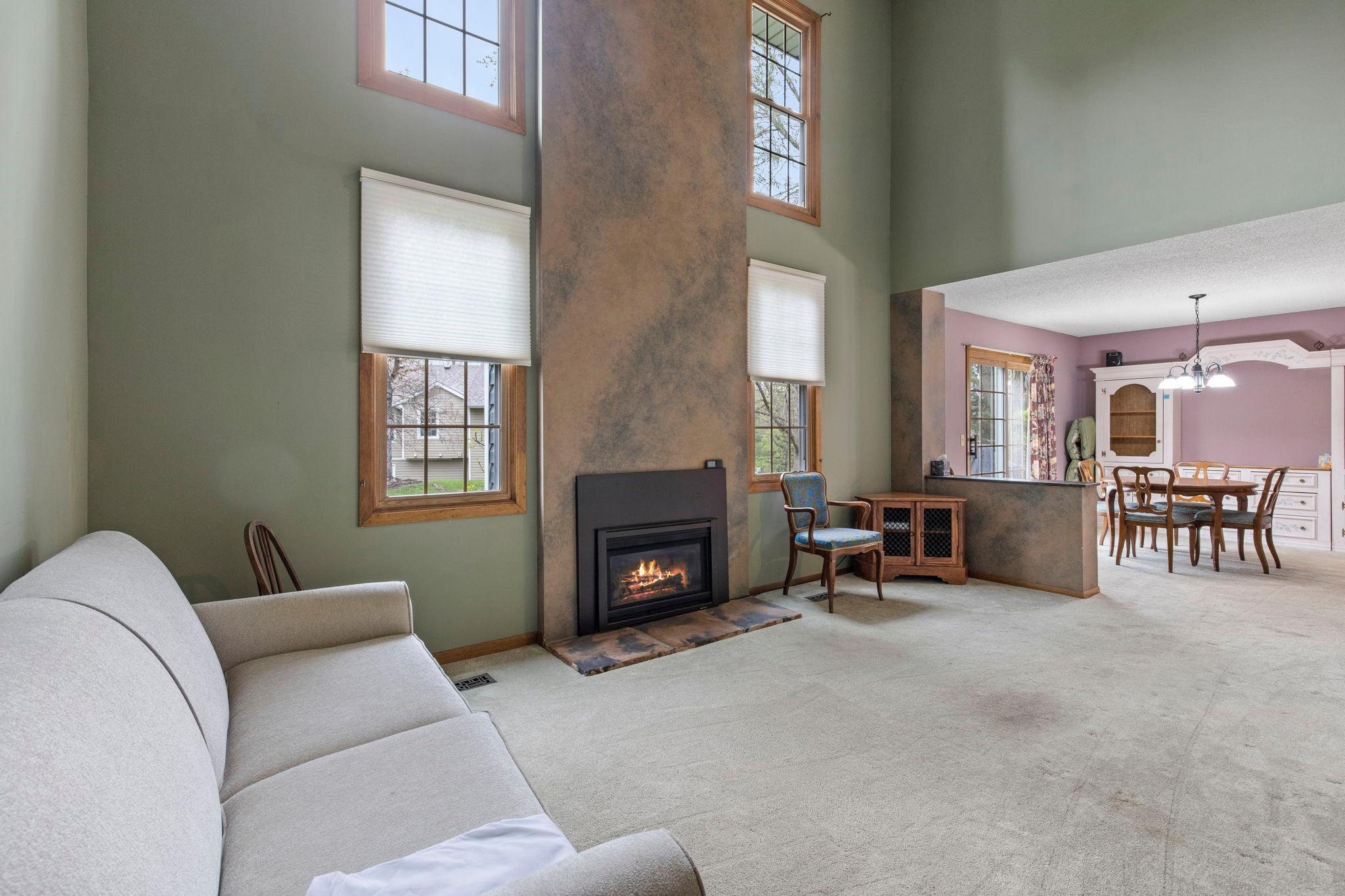 32-web-or-mls-6512 Upper 23rd St N-75.jpg