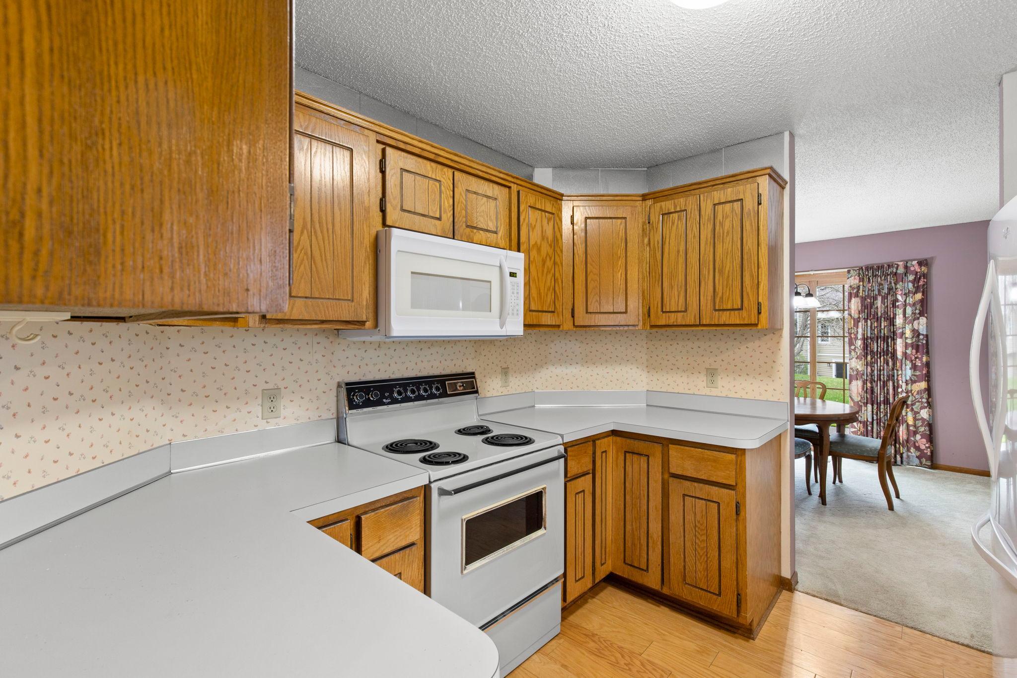 20-web-or-mls-6512 Upper 23rd St N-39.jpg
