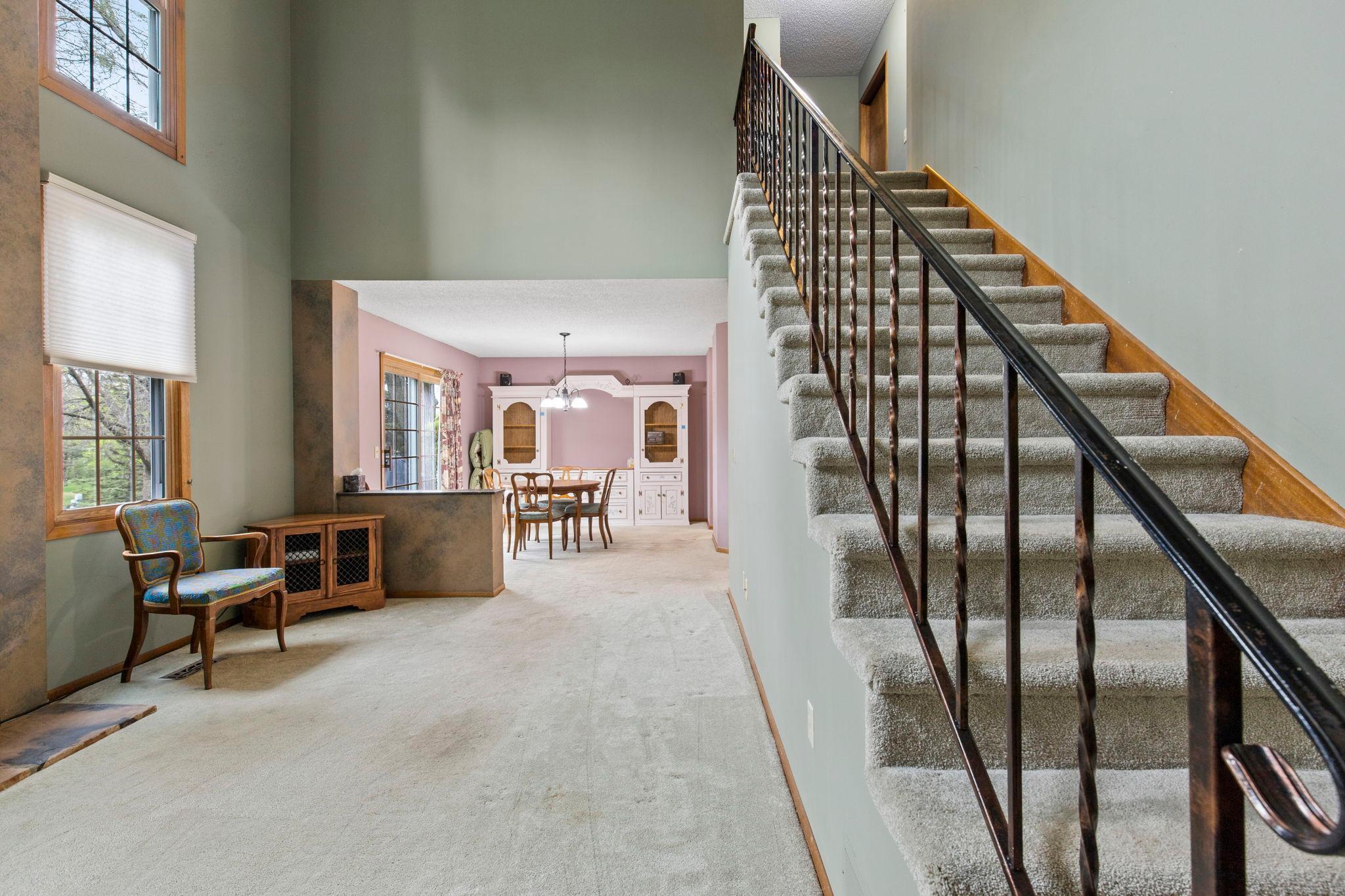 33-web-or-mls-6512 Upper 23rd St N-78.jpg