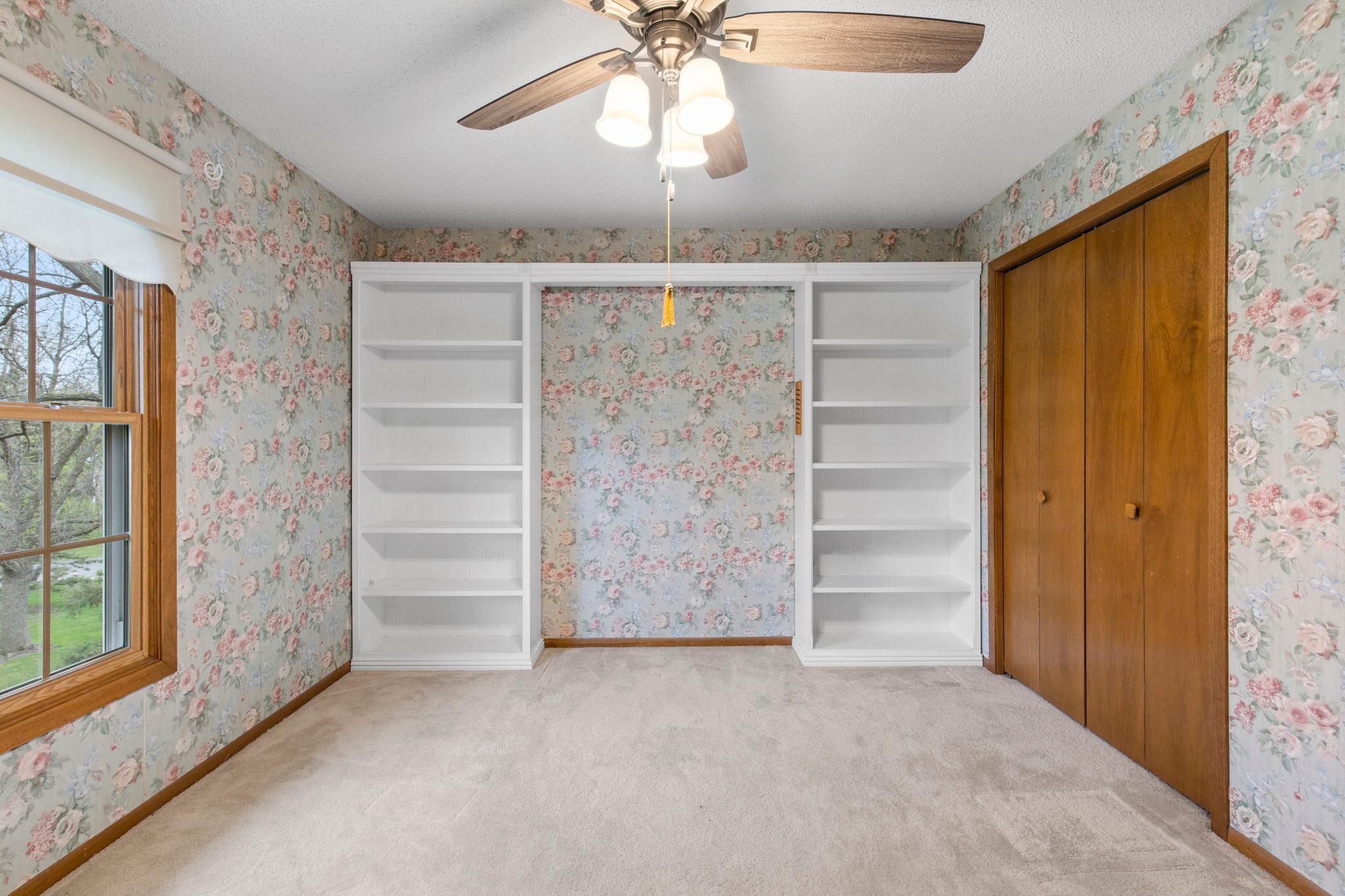 40-web-or-mls-6512 Upper 23rd St N-99.jpg