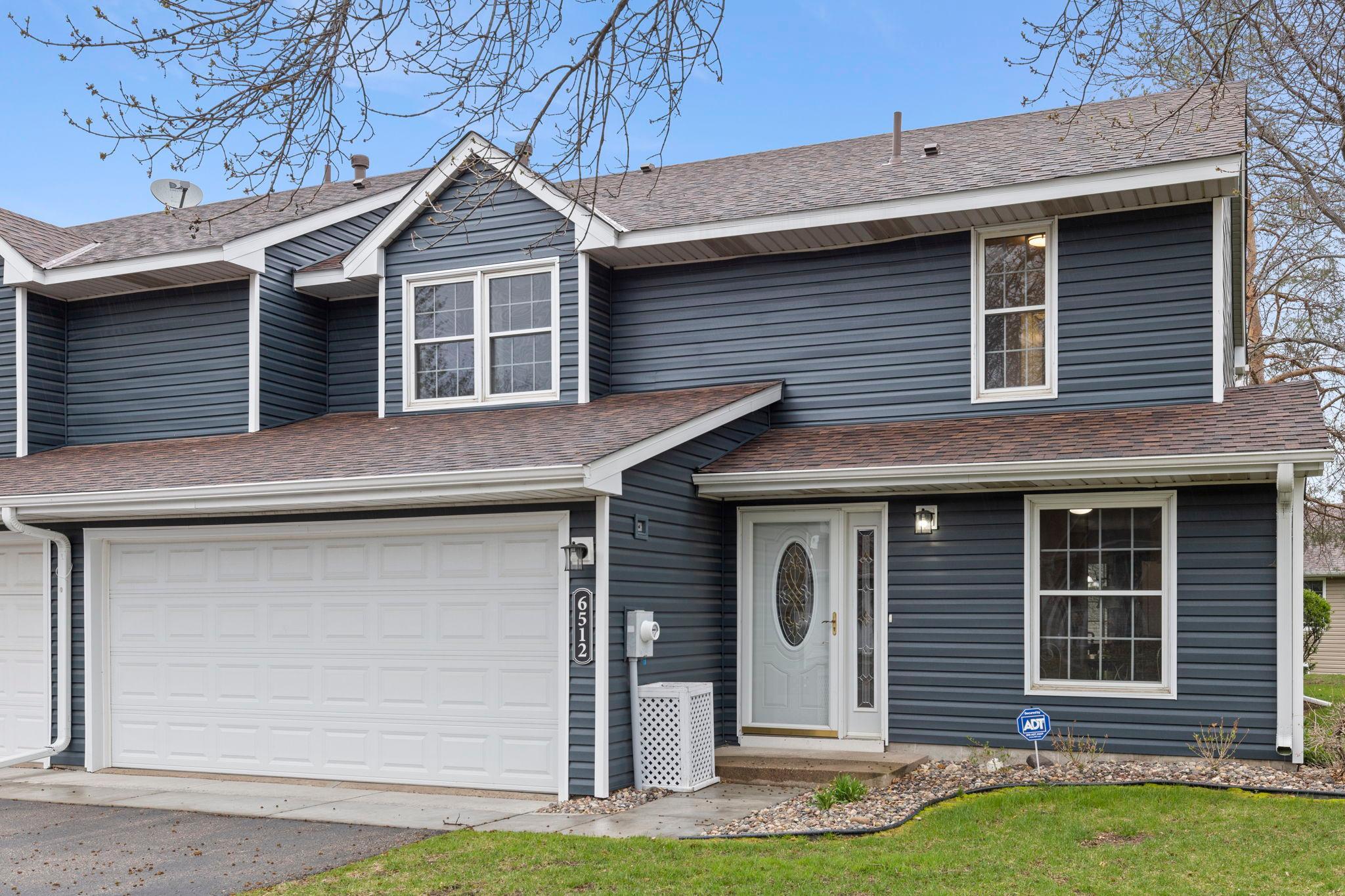 12-web-or-mls-6512 Upper 23rd St N-13.jpg