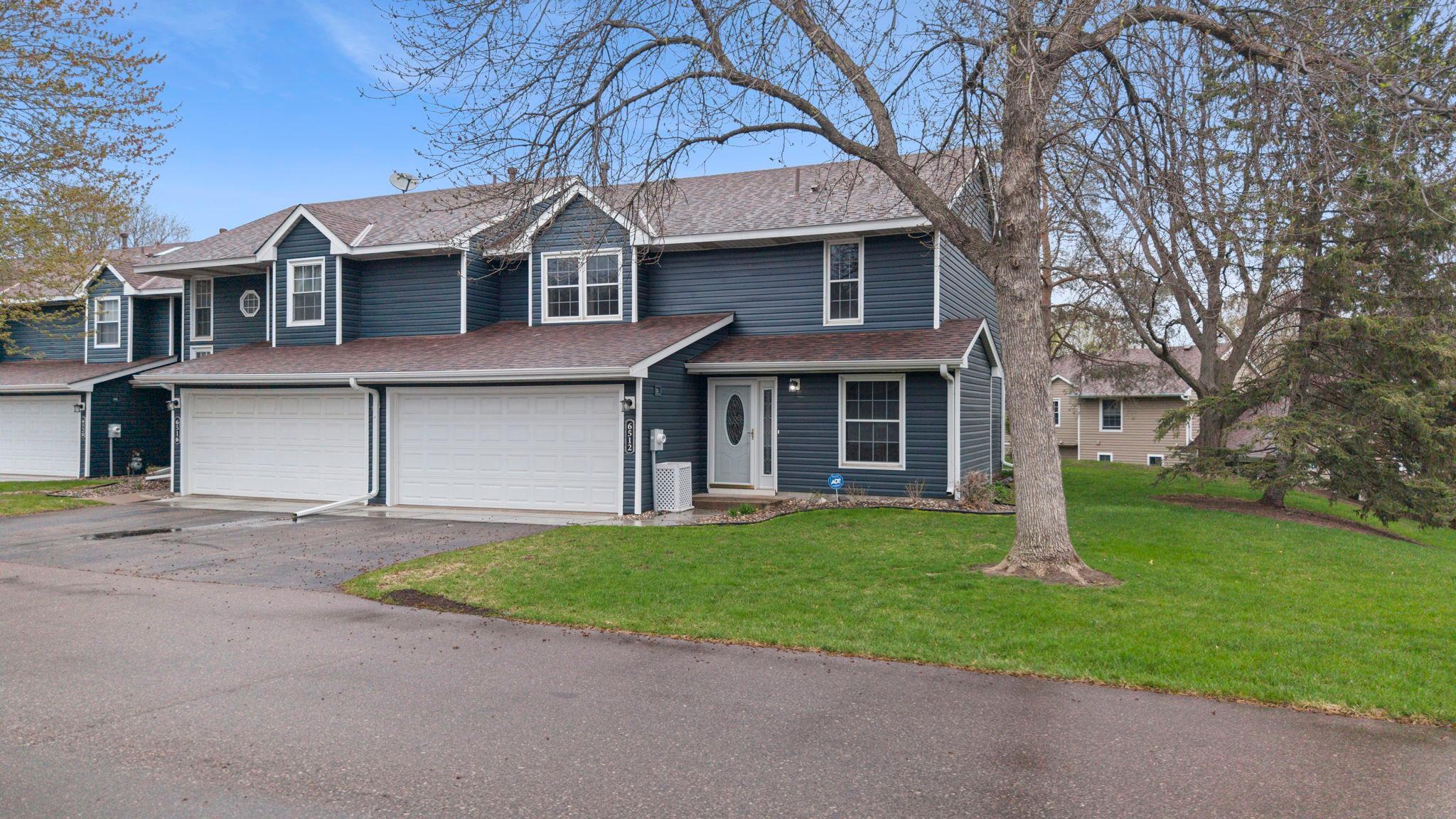 5-web-or-mls-6512 Upper 23rd St N-138.jpg