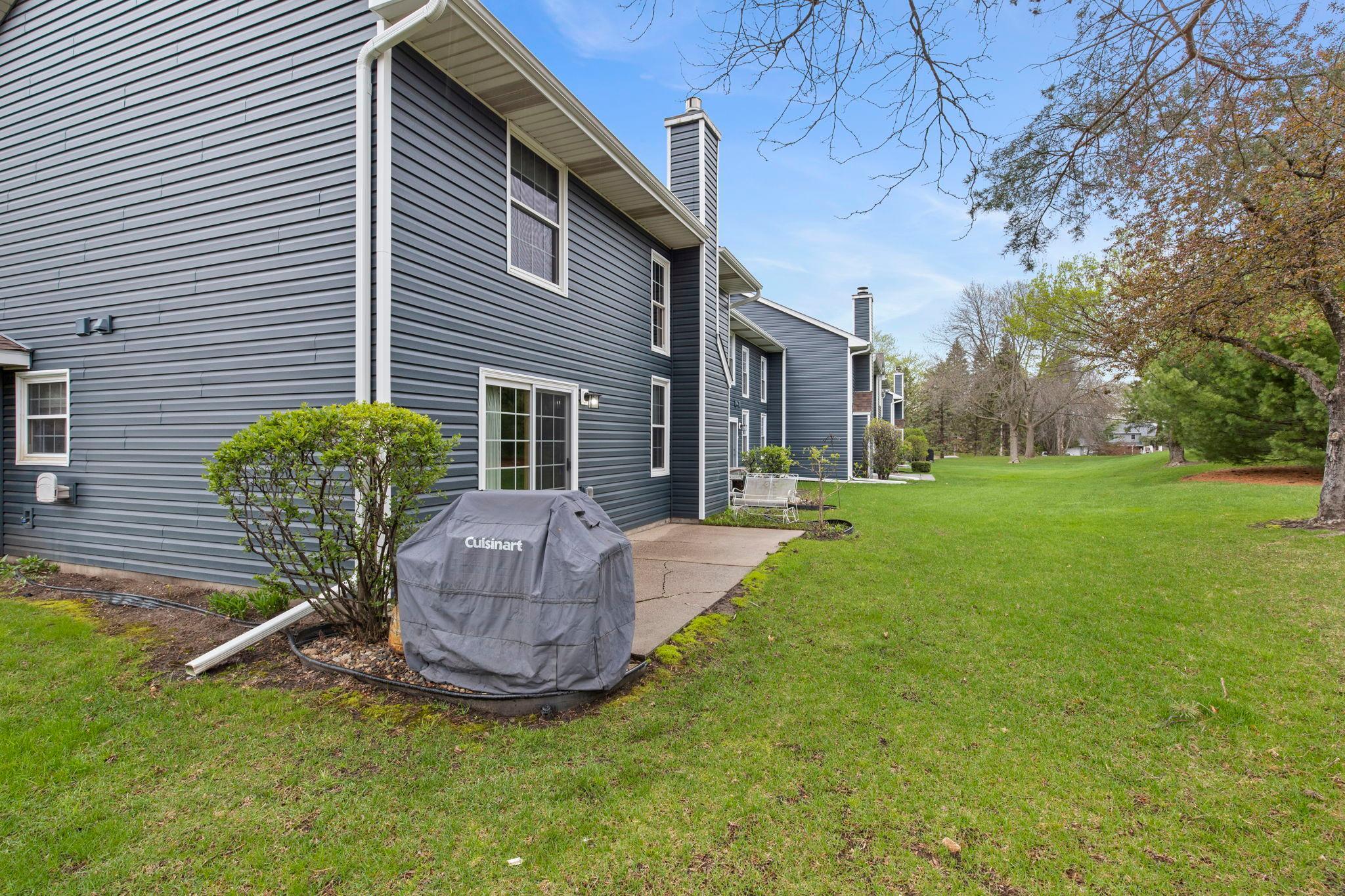 49-web-or-mls-6512 Upper 23rd St N-124.jpg