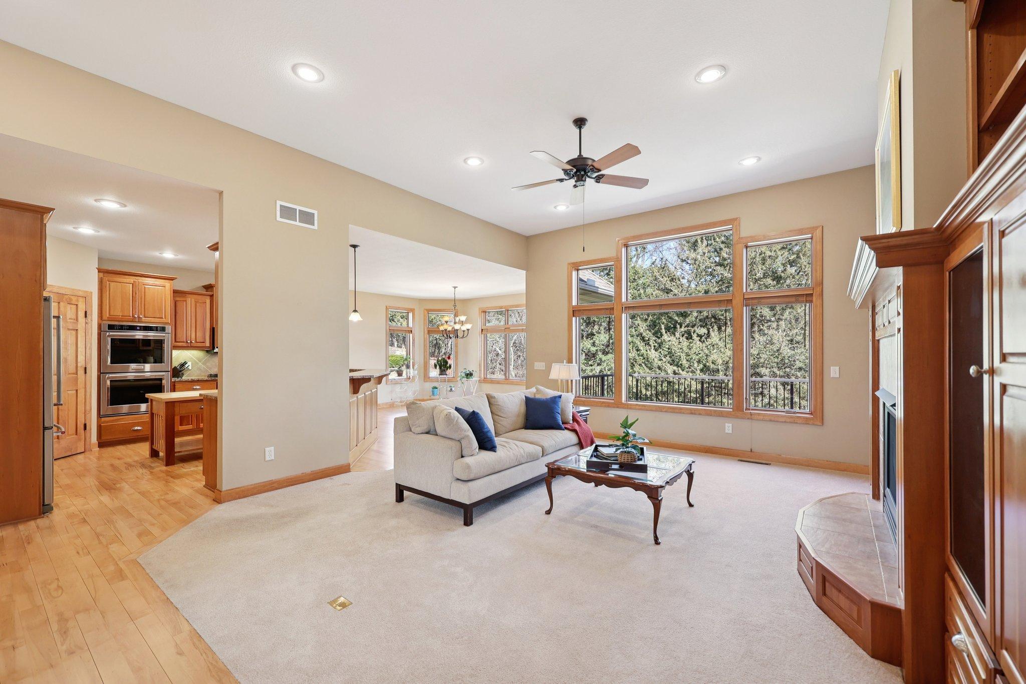 10-web-or-mls-Kings Ct.-S2603-010.jpg