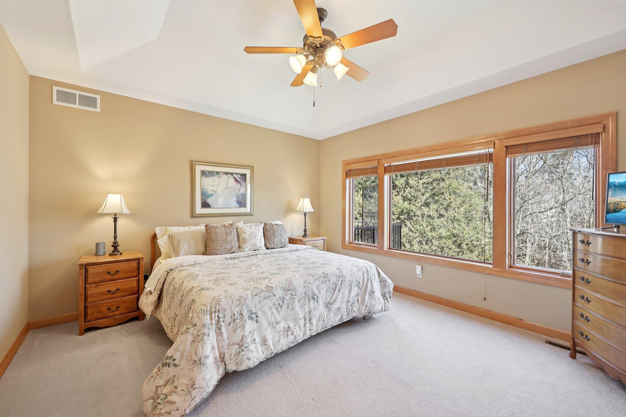 36-web-or-mls-Kings Ct.-S2603-036.jpg
