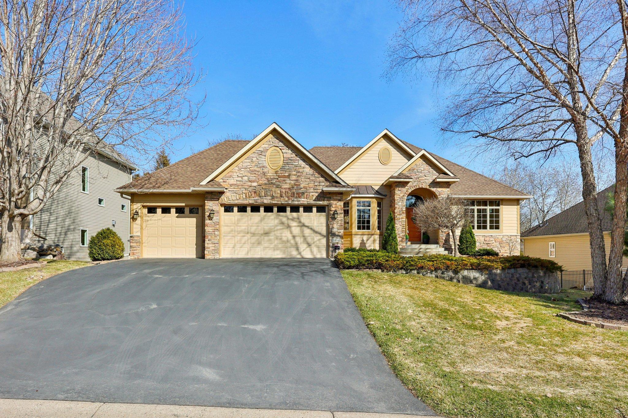 1-web-or-mls-Kings Ct.-S2603-001.jpg