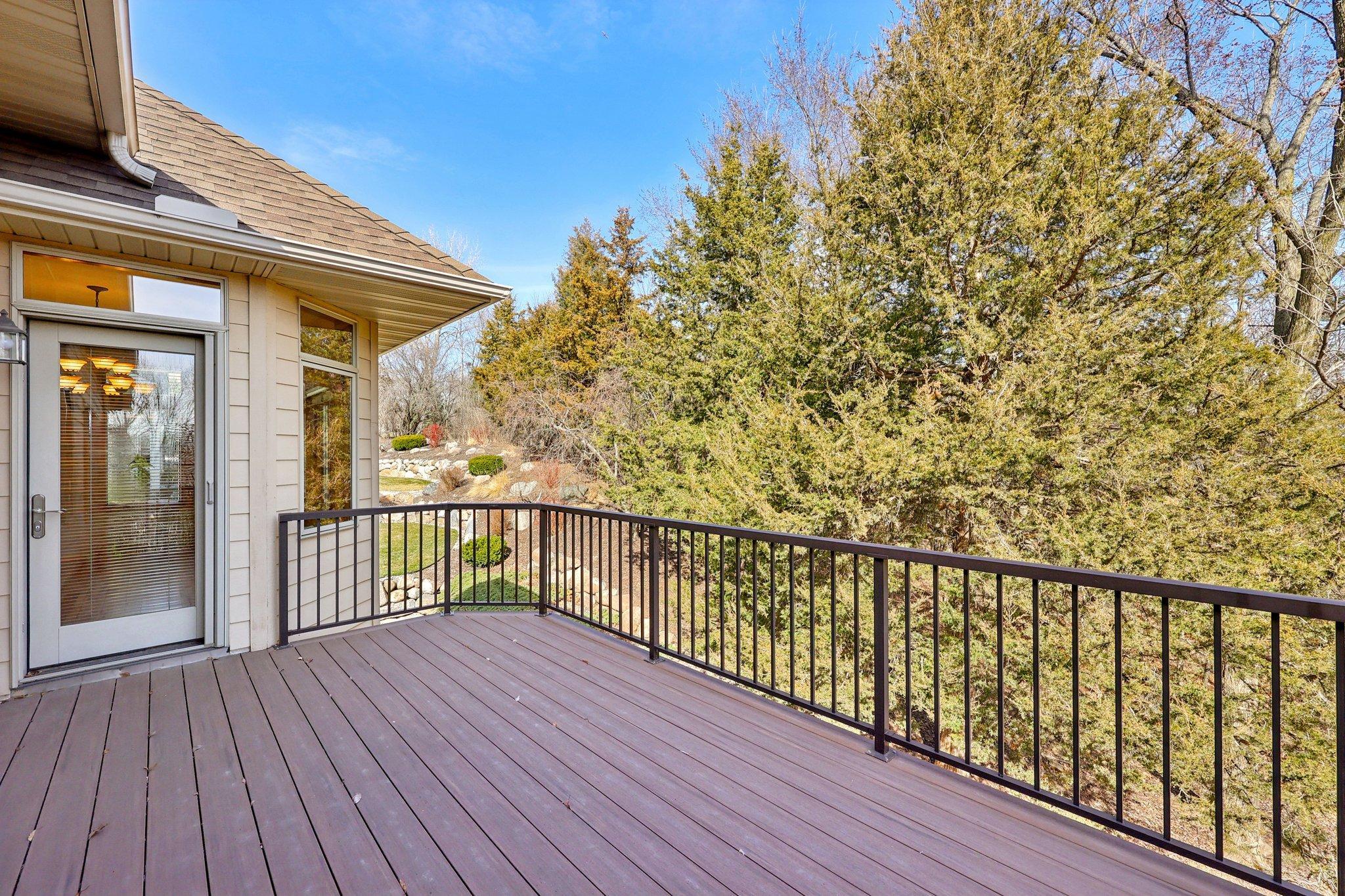 52-web-or-mls-Kings Ct.-S2603-052.jpg