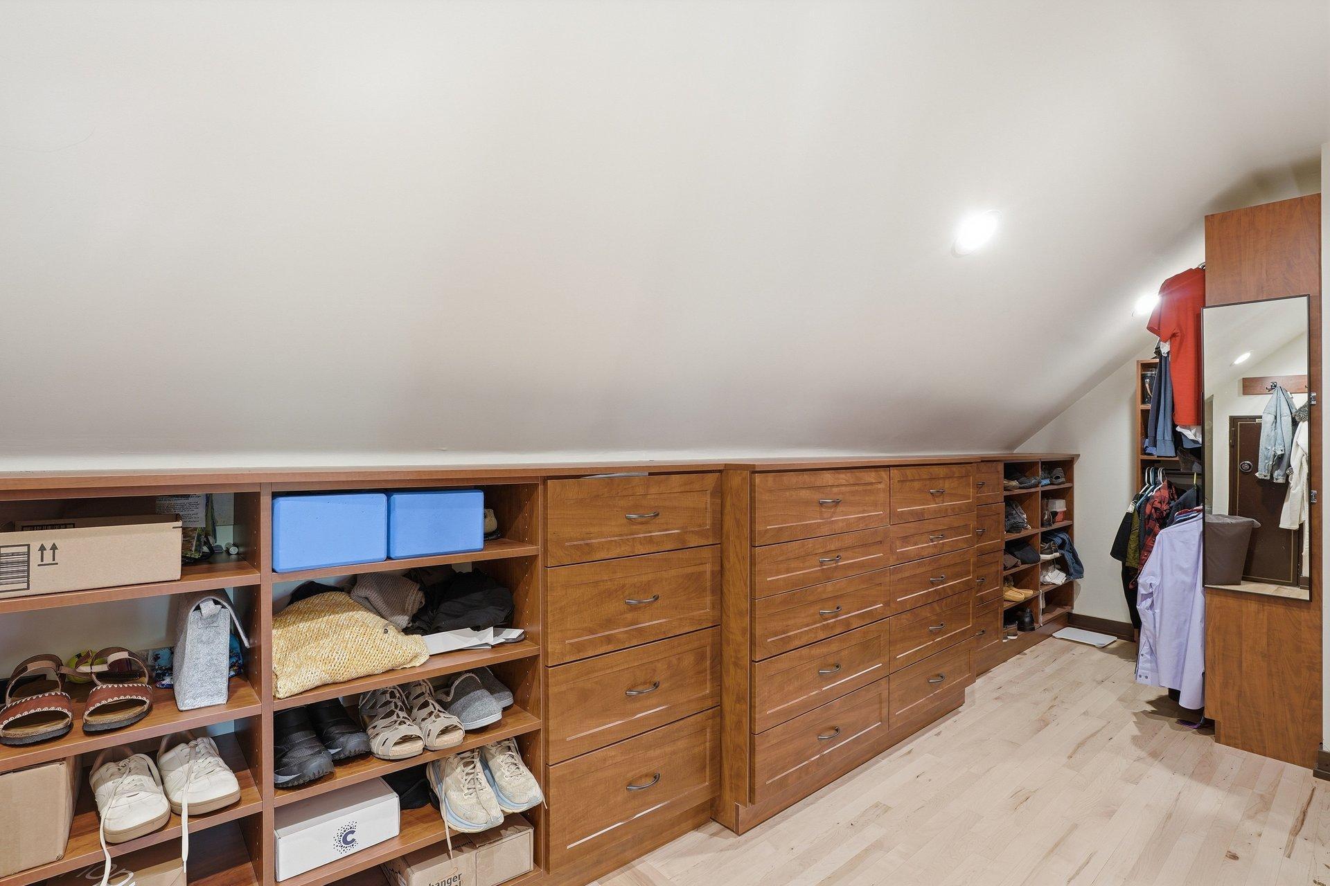 057 primary closet