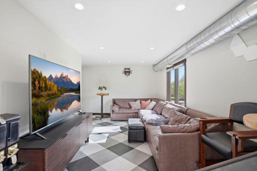 095 gameroom lounge