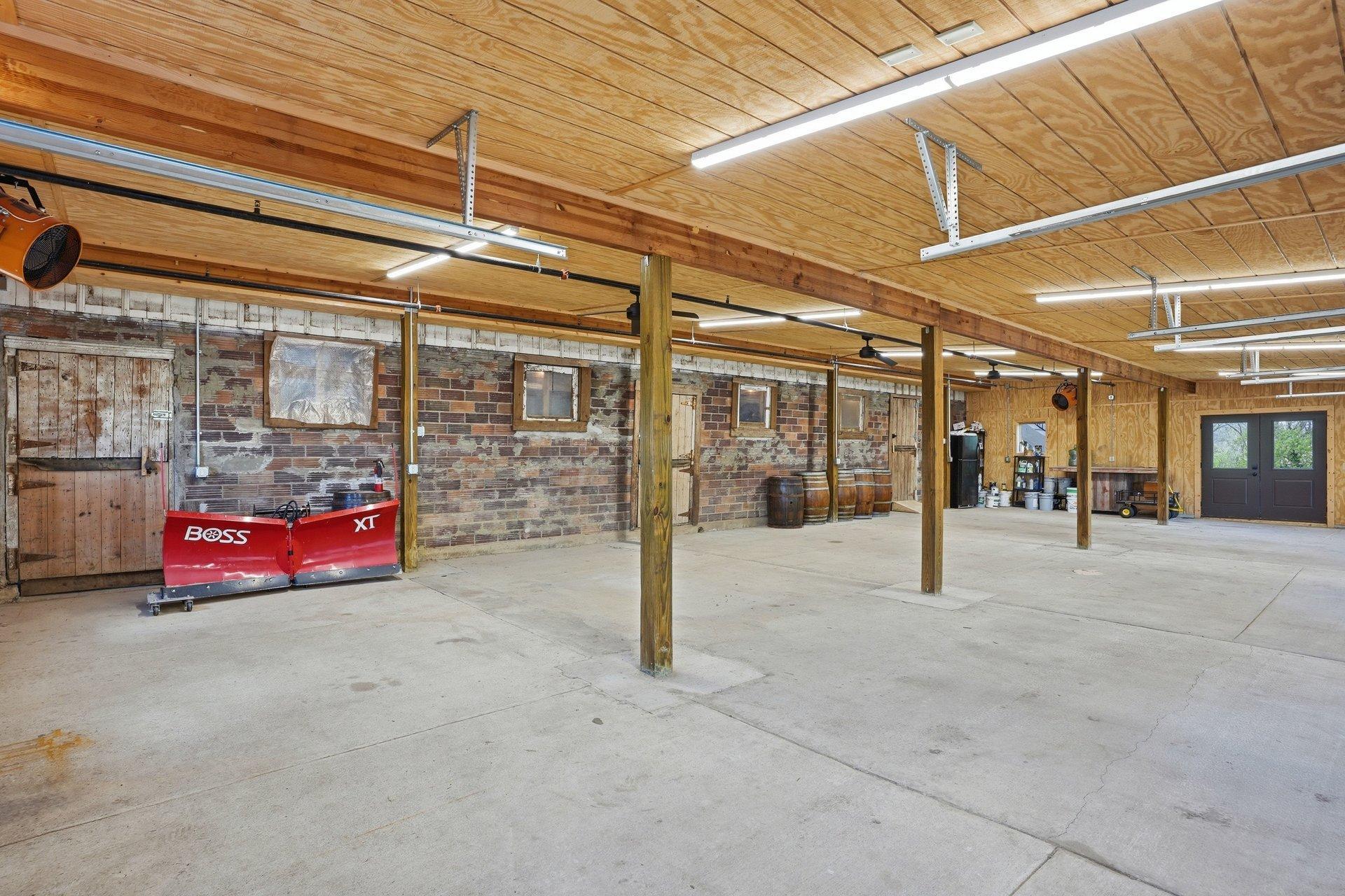 heated lean-to / garage