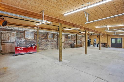 heated lean-to / garage