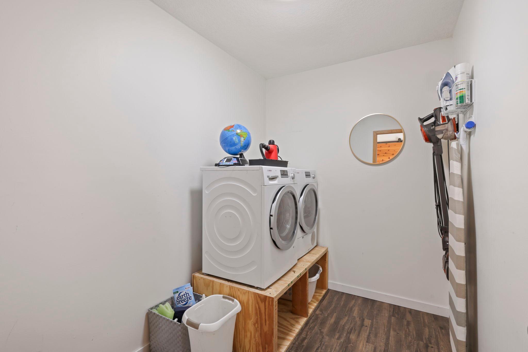 Upper Level Laundrey